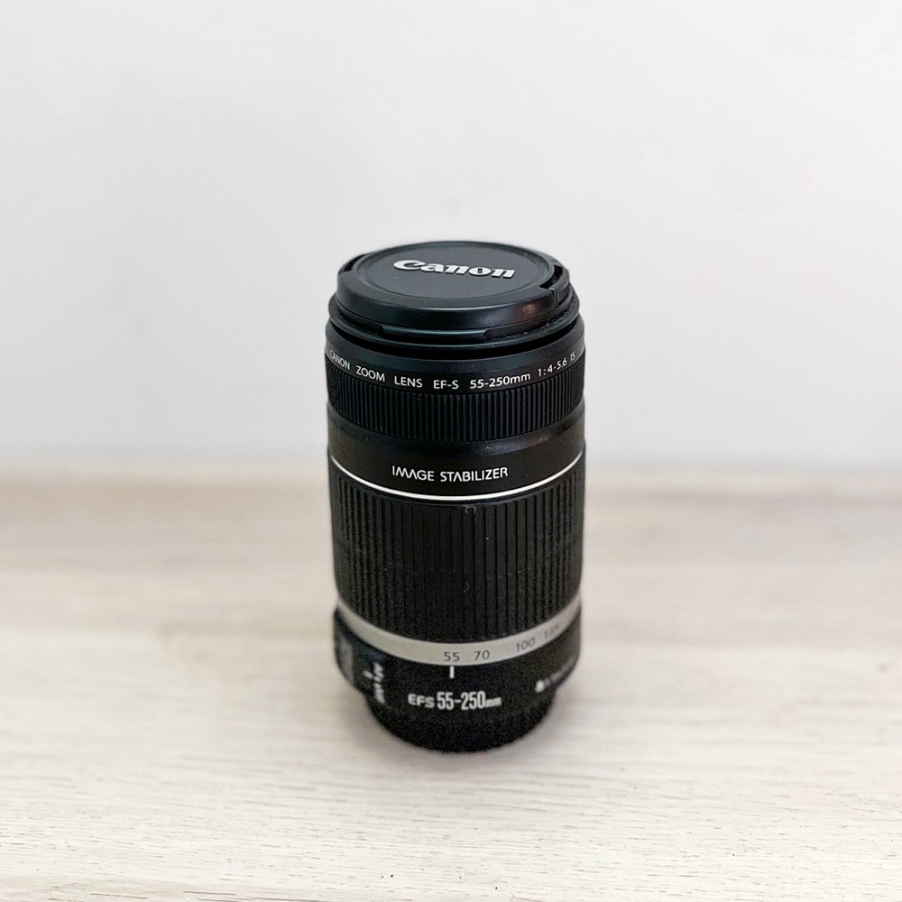 CANON EF-S 55-250mm f/4-5.6